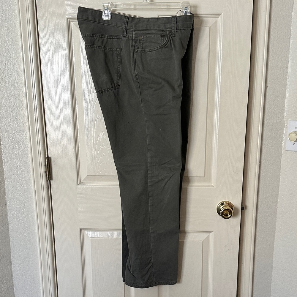 Eddie Bauer Men's Dark Green Chinos